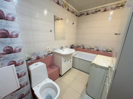 Продам двухкомнатную (2-комн.) квартиру, Судостроительная ул, 141, Красноярск г