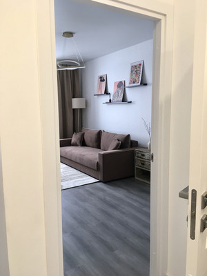 Сдам трехкомнатную (3-комн.) квартиру, Уральская ул, 25, Санкт-Петербург г