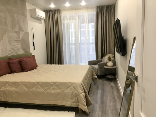 Сдам трехкомнатную (3-комн.) квартиру, Уральская ул, 25, Санкт-Петербург г