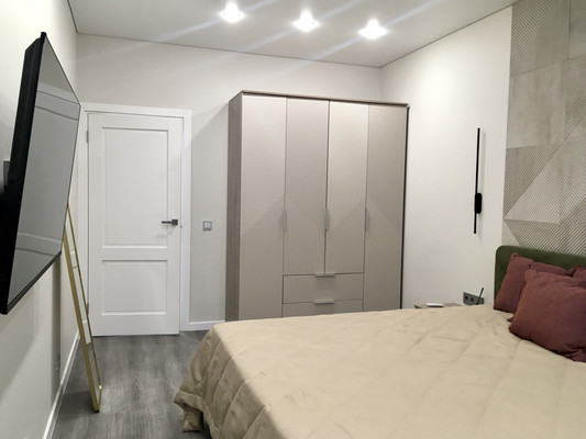 Сдам трехкомнатную (3-комн.) квартиру, Уральская ул, 25, Санкт-Петербург г