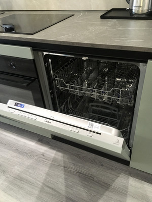 Сдам трехкомнатную (3-комн.) квартиру, Уральская ул, 25, Санкт-Петербург г