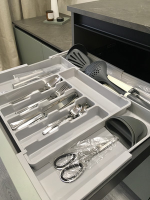 Сдам трехкомнатную (3-комн.) квартиру, Уральская ул, 25, Санкт-Петербург г