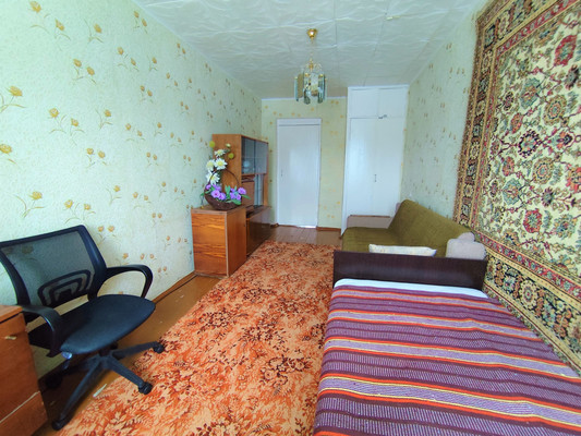 Продам двухкомнатную (2-комн.) квартиру, Верхняя Черепанова ул, 52, Нижний Тагил г