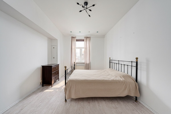 Продам трехкомнатную (3-комн.) квартиру, Краснохолмская наб, 13, Москва г