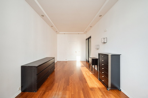 Продам трехкомнатную (3-комн.) квартиру, Краснохолмская наб, 13, Москва г