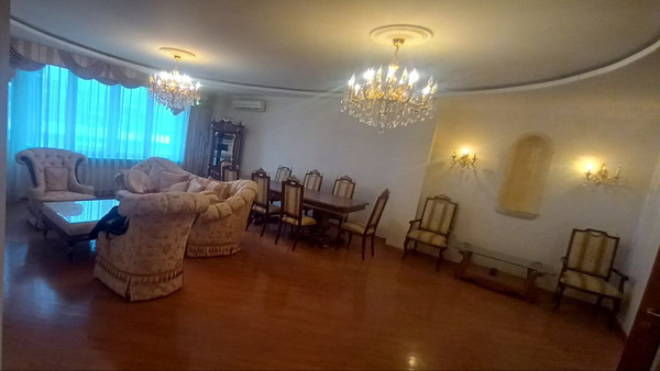 Продам трехкомнатную (3-комн.) квартиру, Ленинградский пр-кт, 52, Москва г