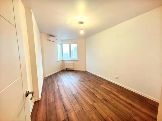 Продам двухкомнатную (2-комн.) квартиру, Западный квартал (Купелинка мкр) ул, 6к2, Сапроново д