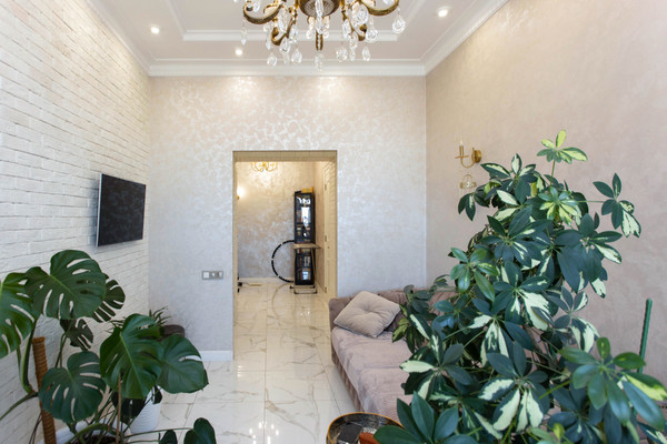 Продам трехкомнатную (3-комн.) квартиру, Октябрьский пр-кт, 380ж, Люберцы г