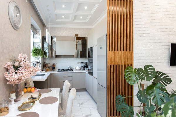 Продам трехкомнатную (3-комн.) квартиру, Октябрьский пр-кт, 380ж, Люберцы г