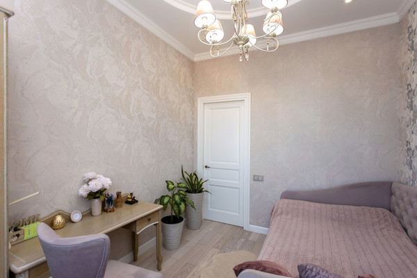 Продам трехкомнатную (3-комн.) квартиру, Октябрьский пр-кт, 380ж, Люберцы г