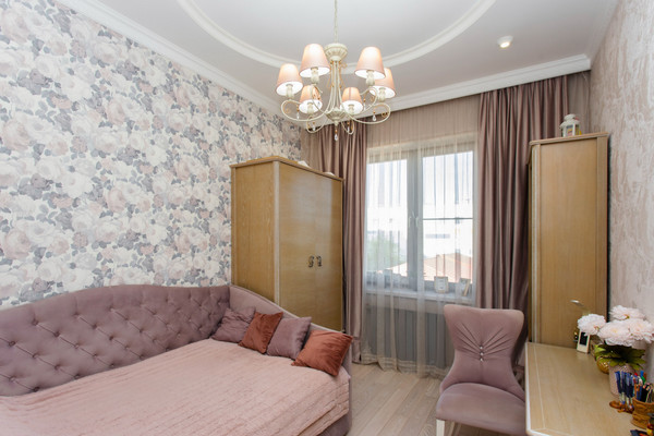 Продам трехкомнатную (3-комн.) квартиру, Октябрьский пр-кт, 380ж, Люберцы г