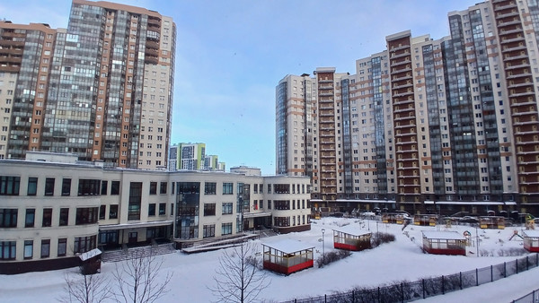 Продам трехкомнатную (3-комн.) квартиру, Королёва пр-кт, 63к2, Санкт-Петербург г