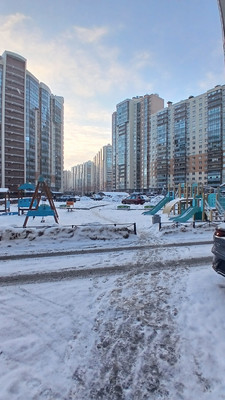 Продам трехкомнатную (3-комн.) квартиру, Королёва пр-кт, 63к2, Санкт-Петербург г