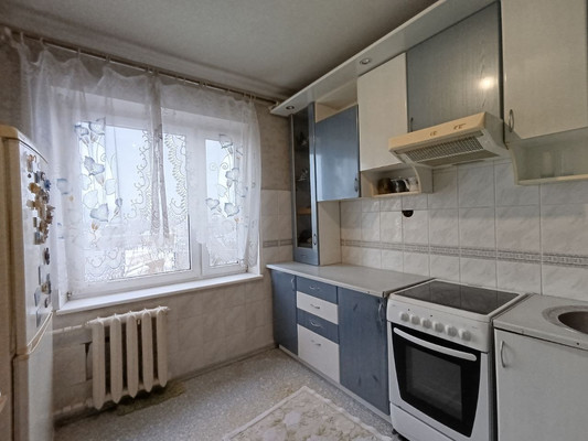 Продам двухкомнатную (2-комн.) квартиру, Октябрьская ул, 61, Калининград г