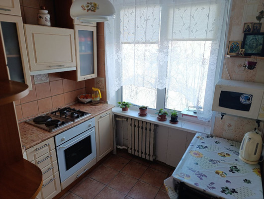 Продам двухкомнатную (2-комн.) квартиру, 3, Большая Вруда д