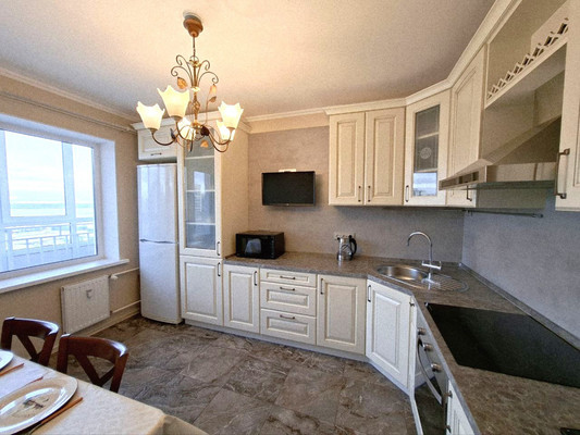 Продам трехкомнатную (3-комн.) квартиру, Десантника Вадима Чугунова б-р, 10/6, Новогорелово п