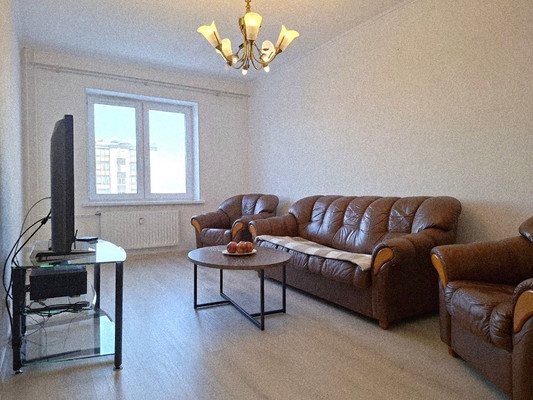 Продам трехкомнатную (3-комн.) квартиру, Десантника Вадима Чугунова б-р, 10/6, Новогорелово п