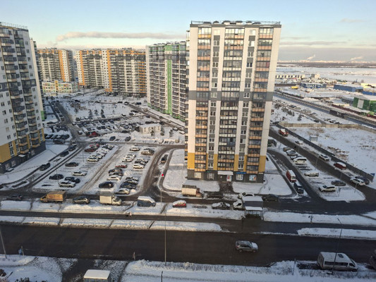 Продам трехкомнатную (3-комн.) квартиру, Десантника Вадима Чугунова б-р, 10/6, Новогорелово п