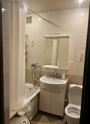 Продам трехкомнатную (3-комн.) квартиру, Шаляпина ул, 25, Казань г