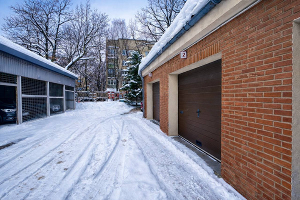 Продам машиноместо 20,3 м2, Сержанта Колоскова ул, 4а, Калининград г