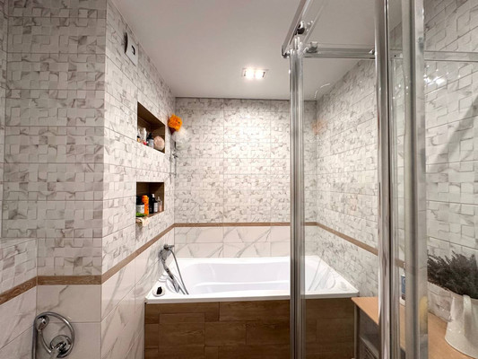 Продам трехкомнатную (3-комн.) квартиру, Петра Ломако ул, 8, Красноярск г