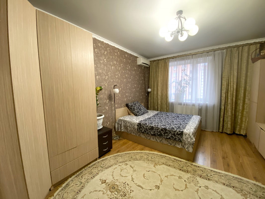 Продам двухкомнатную (2-комн.) квартиру, Восточно-Кругликовская ул, 28/2, Краснодар г