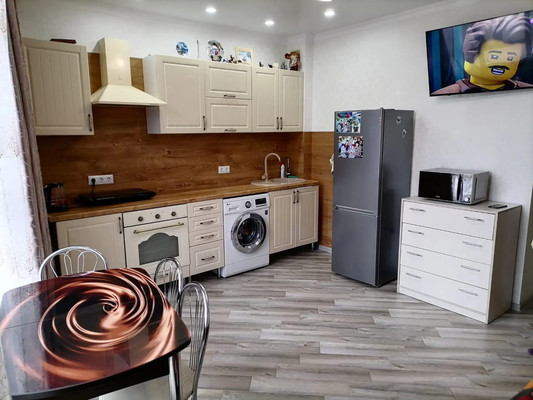 Продам двухкомнатную (2-комн.) квартиру, Толстого ул, 130к2, Анапа г