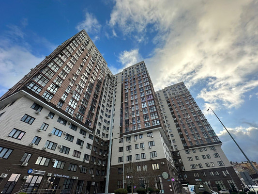 Продам двухкомнатную (2-комн.) квартиру, Толстого ул, 130к2, Анапа г