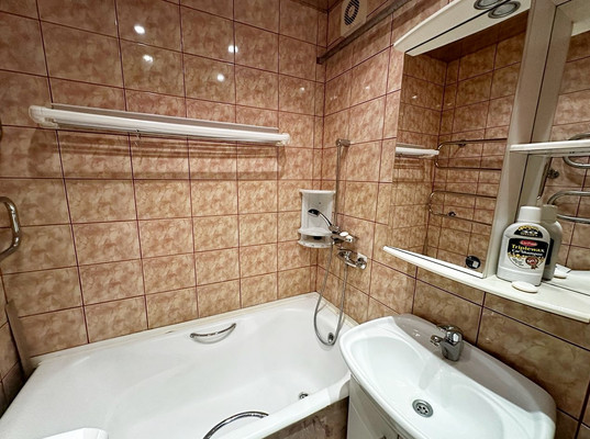 Продам двухкомнатную (2-комн.) квартиру, 7, Мещерское п