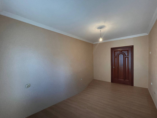 Продам многокомнатную квартиру, Ашурова ул, 4, Нальчик г