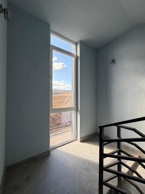 Продам однокомнатную (1-комн.) квартиру, Солнечная ул, 7, Нальчик г