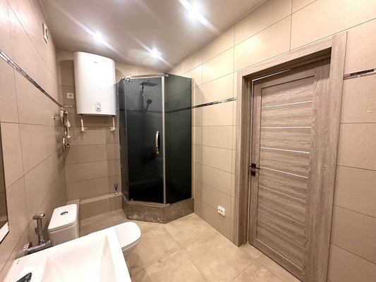 Продам двухкомнатную (2-комн.) квартиру, Авиаторов ул, 4г, Красноярск г