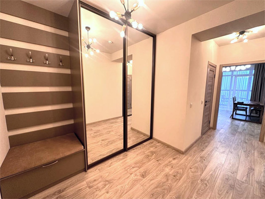 Продам двухкомнатную (2-комн.) квартиру, Авиаторов ул, 4г, Красноярск г