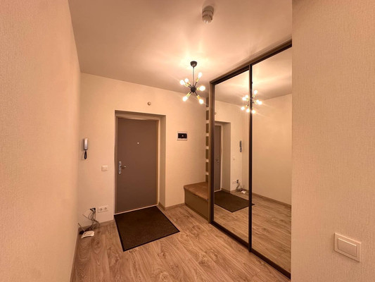 Продам двухкомнатную (2-комн.) квартиру, Авиаторов ул, 4г, Красноярск г