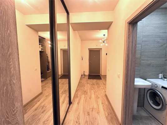 Продам двухкомнатную (2-комн.) квартиру, Авиаторов ул, 4г, Красноярск г