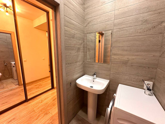 Продам двухкомнатную (2-комн.) квартиру, Авиаторов ул, 4г, Красноярск г