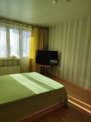 Продам двухкомнатную (2-комн.) квартиру, Авиаторов ул, 5, Москва г