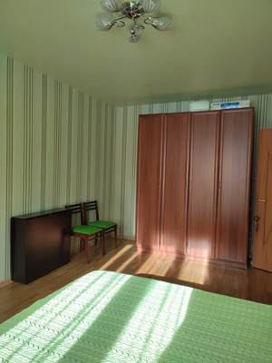 Продам двухкомнатную (2-комн.) квартиру, Авиаторов ул, 5, Москва г