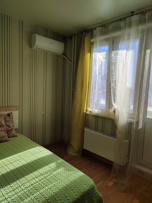 Продам двухкомнатную (2-комн.) квартиру, Авиаторов ул, 5, Москва г