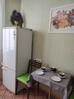 Продам двухкомнатную (2-комн.) квартиру, Авиаторов ул, 5, Москва г