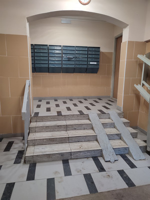 Продам двухкомнатную (2-комн.) квартиру, Авиаторов ул, 5, Москва г