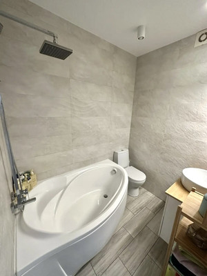 Продам трехкомнатную (3-комн.) квартиру, Героев-Разведчиков ул, 48, Краснодар г