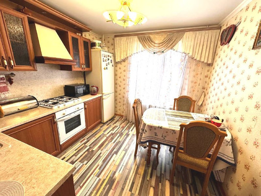 Продам двухкомнатную (2-комн.) квартиру, Кул Гали ул, 15/21, Казань г