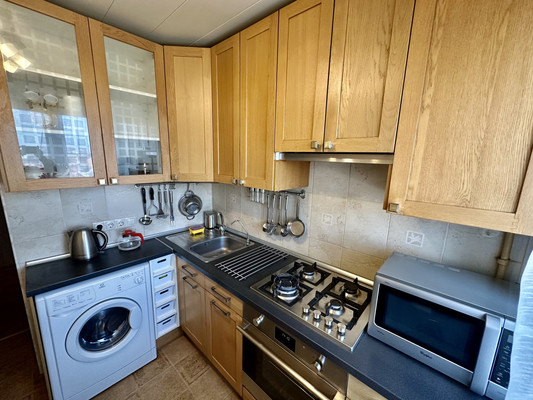 Продам трехкомнатную (3-комн.) квартиру, Содружества ул, 3, Ростов-на-Дону г