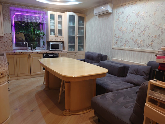 Продам двухкомнатную (2-комн.) квартиру, Архитектора В.В.Белоброва ул, 3, Дмитров г