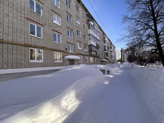 Продам двухкомнатную (2-комн.) квартиру, 50 лет Октября ул, 19, Полазна пгт