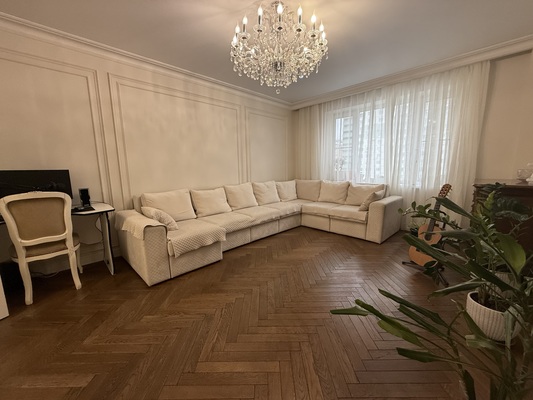 Продам трехкомнатную (3-комн.) квартиру, Ильинский б-р, 8, Красногорск г