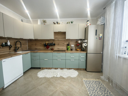 Продам трехкомнатную (3-комн.) квартиру, Дмитровская ул, 24, Базарово д