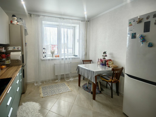 Продам трехкомнатную (3-комн.) квартиру, Дмитровская ул, 24, Базарово д