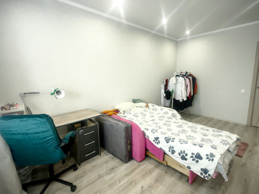 Продам трехкомнатную (3-комн.) квартиру, Дмитровская ул, 24, Базарово д